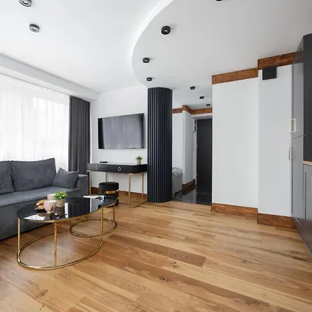 Near The Palace Of Culture And Science By Renters Apartament