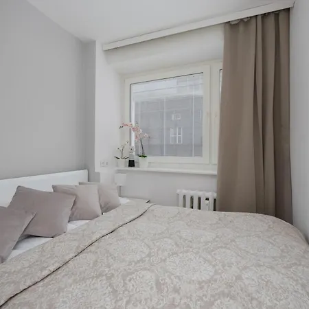 Near The Palace Of Culture And Science By Renters Lejlighed