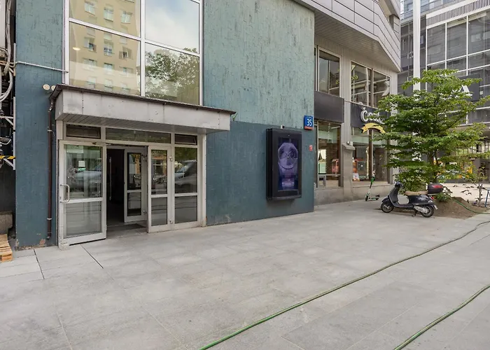 Near The Palace Of Culture And Science By Renters 아파트